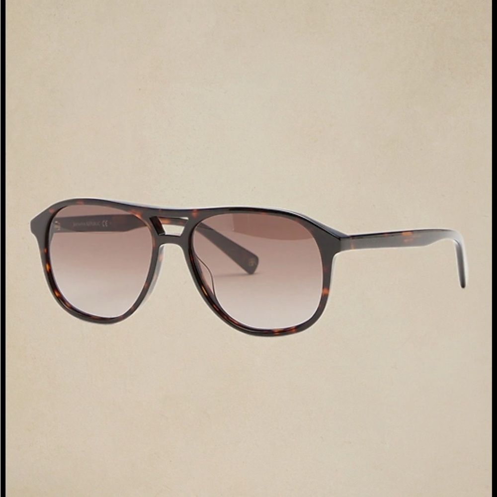 Banana Republic Brown Grooming Essentials NWOT